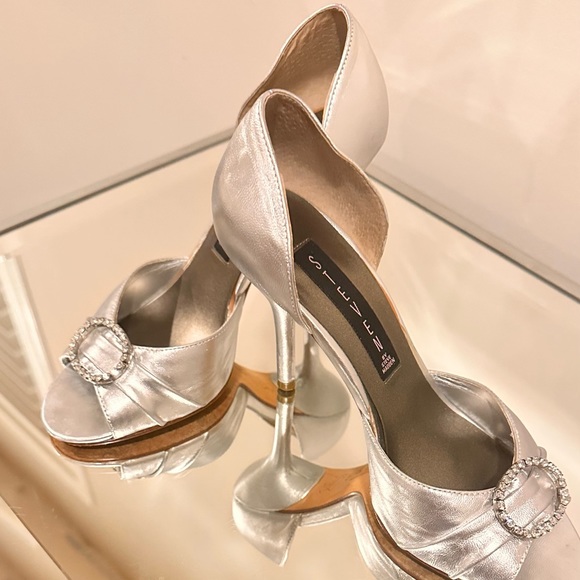 Manolo Blanik inspiration, sex and the city style - Picture 2 of 4